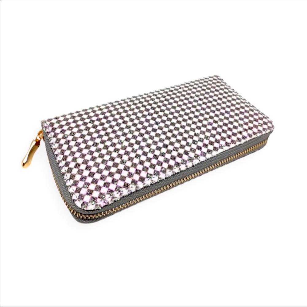 NWT- GRAY CHECKERED  ZIP WALLET